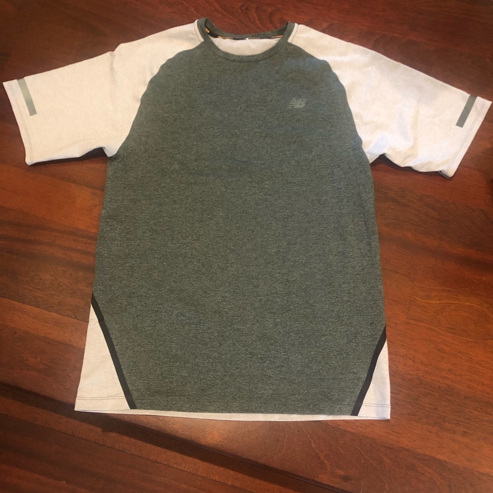 Mens New Balance Dry fit stretchy shirt